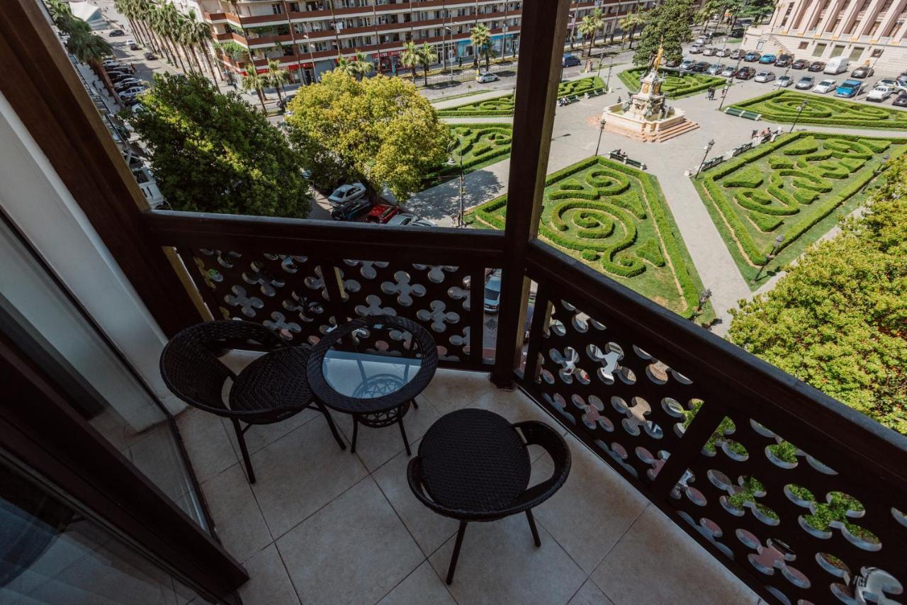 Golden Palace Batumi Hotel & Casino Esterno foto