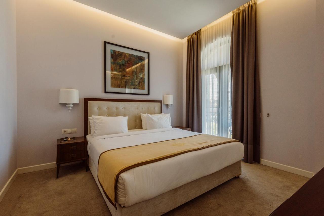 Golden Palace Batumi Hotel & Casino Esterno foto